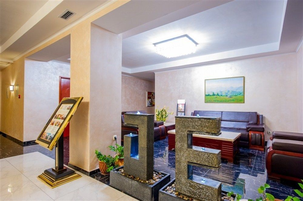 Goldman Empire Hotel Asztana Kültér fotó