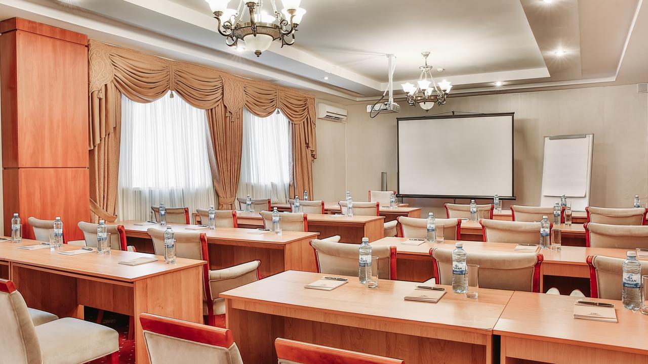 Goldman Empire Hotel Asztana Kültér fotó